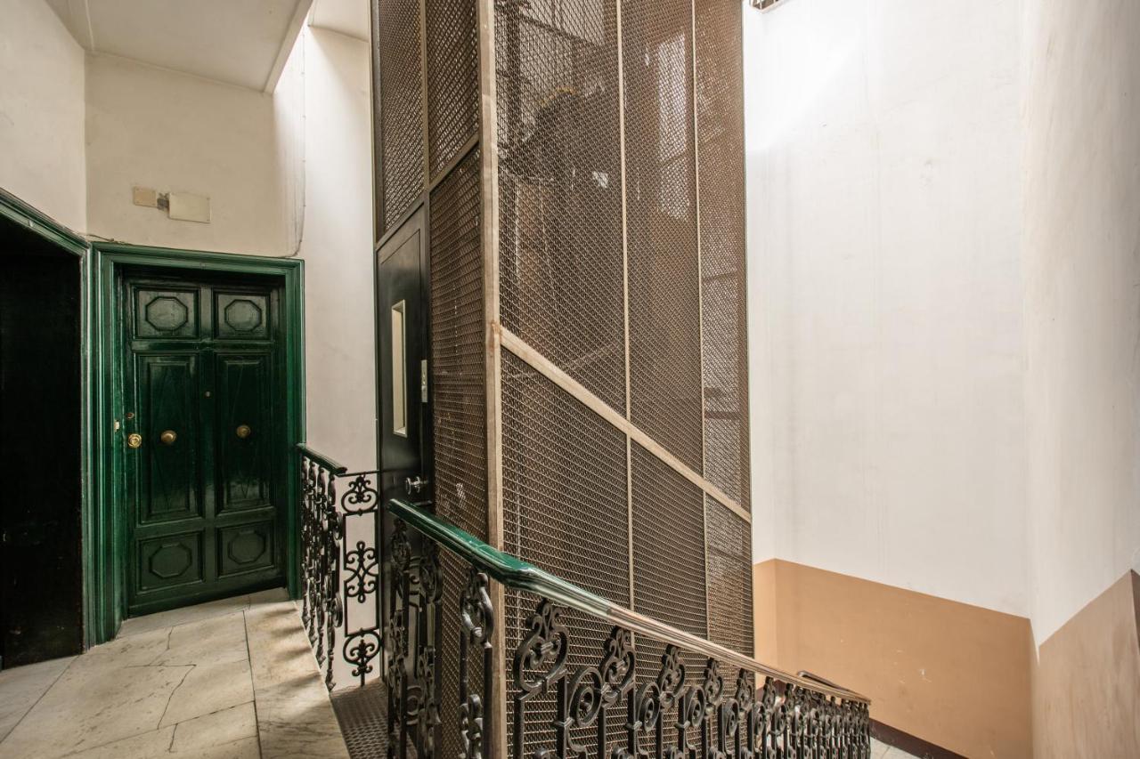 Cavour Attic With Terrace Apartamento Roma Exterior foto