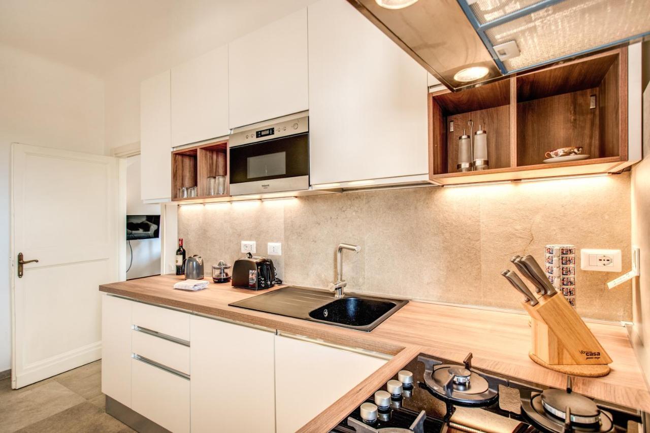 Cavour Attic With Terrace Apartamento Roma Exterior foto